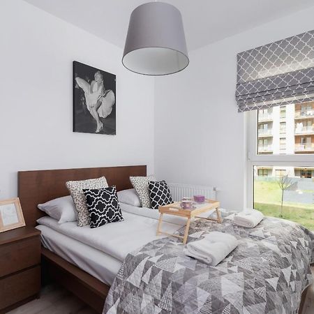 Krowodrza Apartment Premium With Balcony By Renters Prestige Krakow Dış mekan fotoğraf
