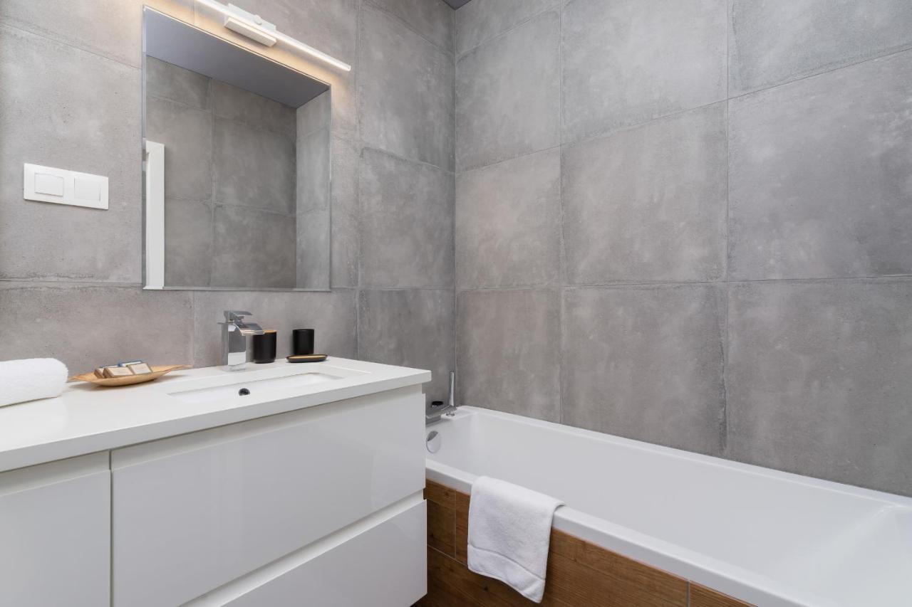 Krowodrza Apartment Premium With Balcony By Renters Prestige Krakow Dış mekan fotoğraf